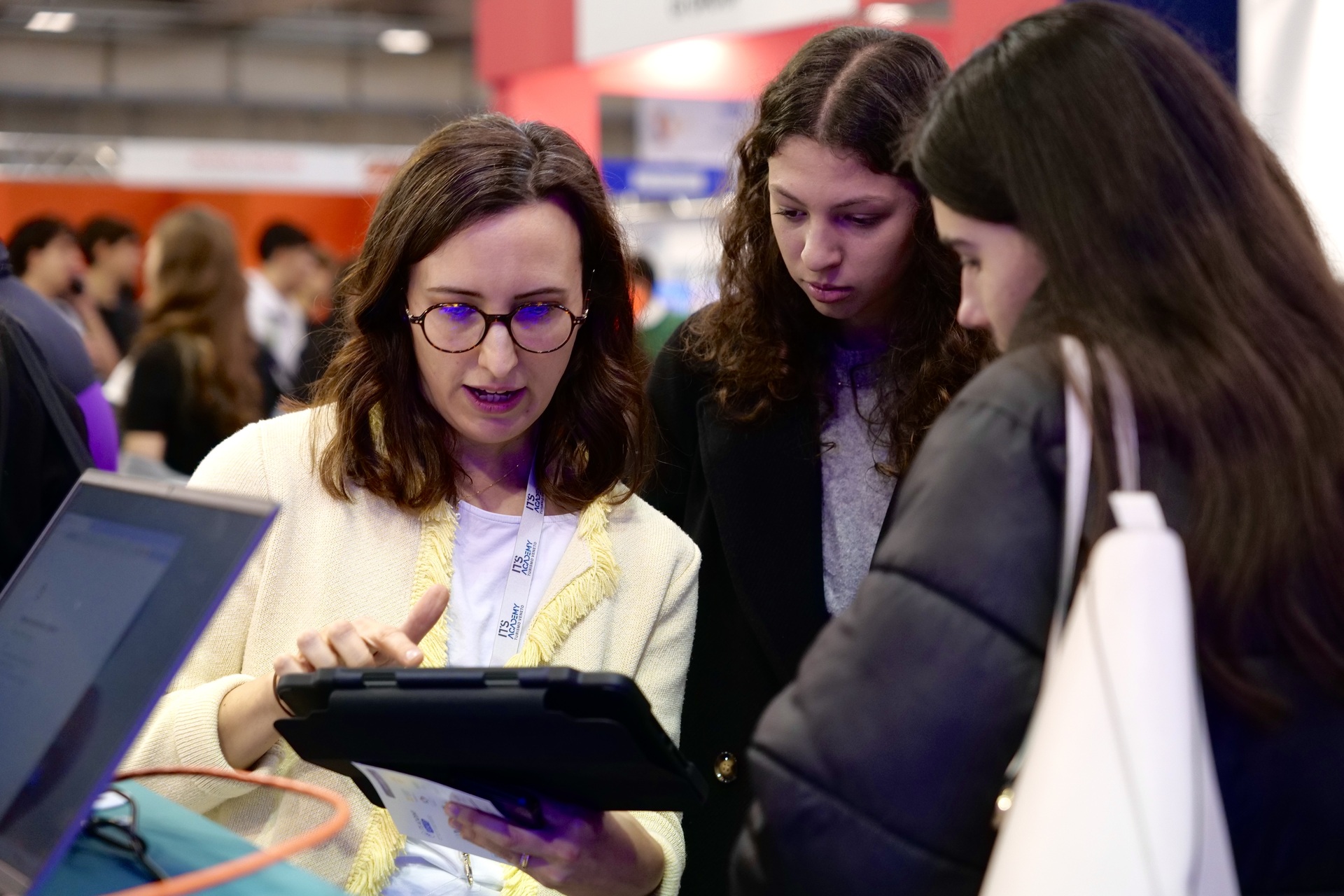 ragazze con tablet